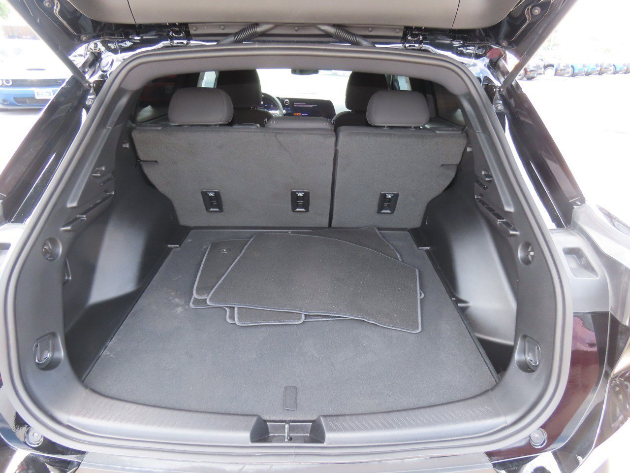 Used 2026 Chevrolet Equinox EV LT w/ Comfort Package FWD image 11