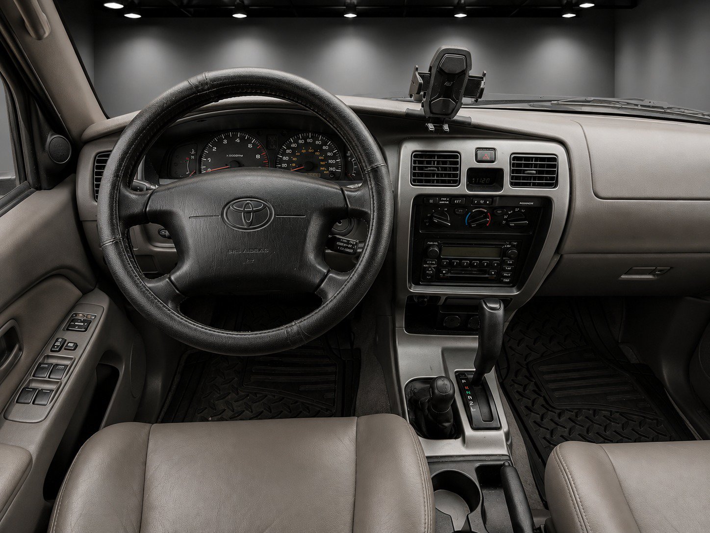 Used 2002 Toyota 4Runner SR5 AWD/4WD image 11