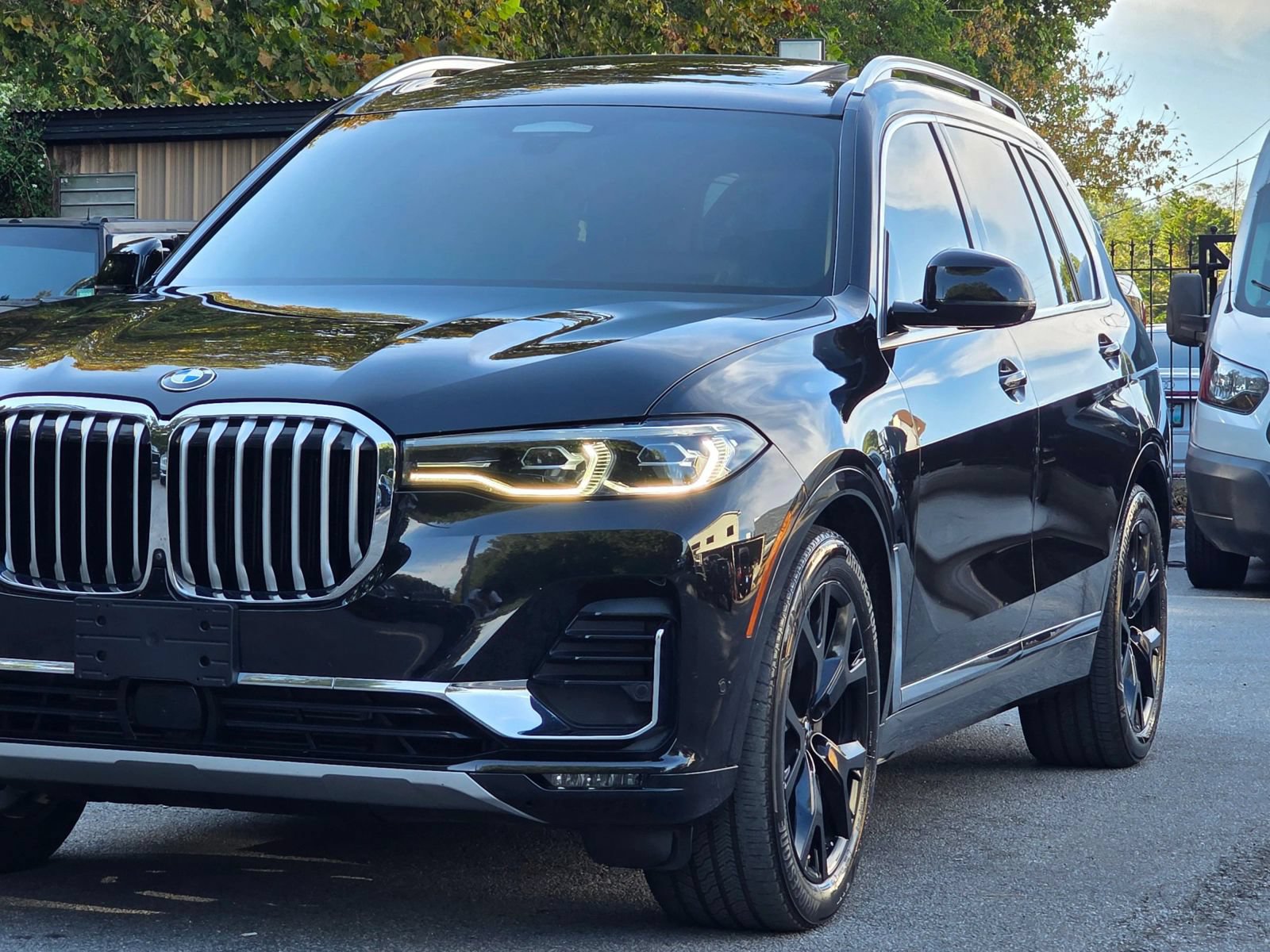 Used 2022 BMW X7 xDrive40i w/ Premium Package AWD/4WD image 3