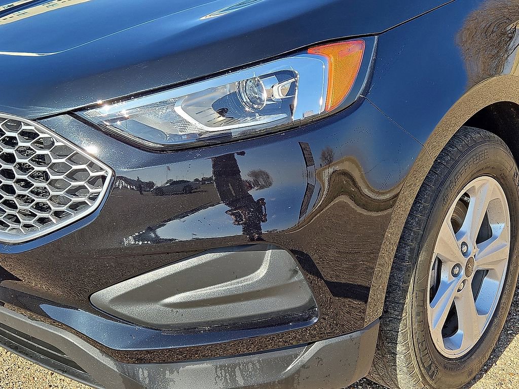 Used 2024 Ford Edge SE image 10