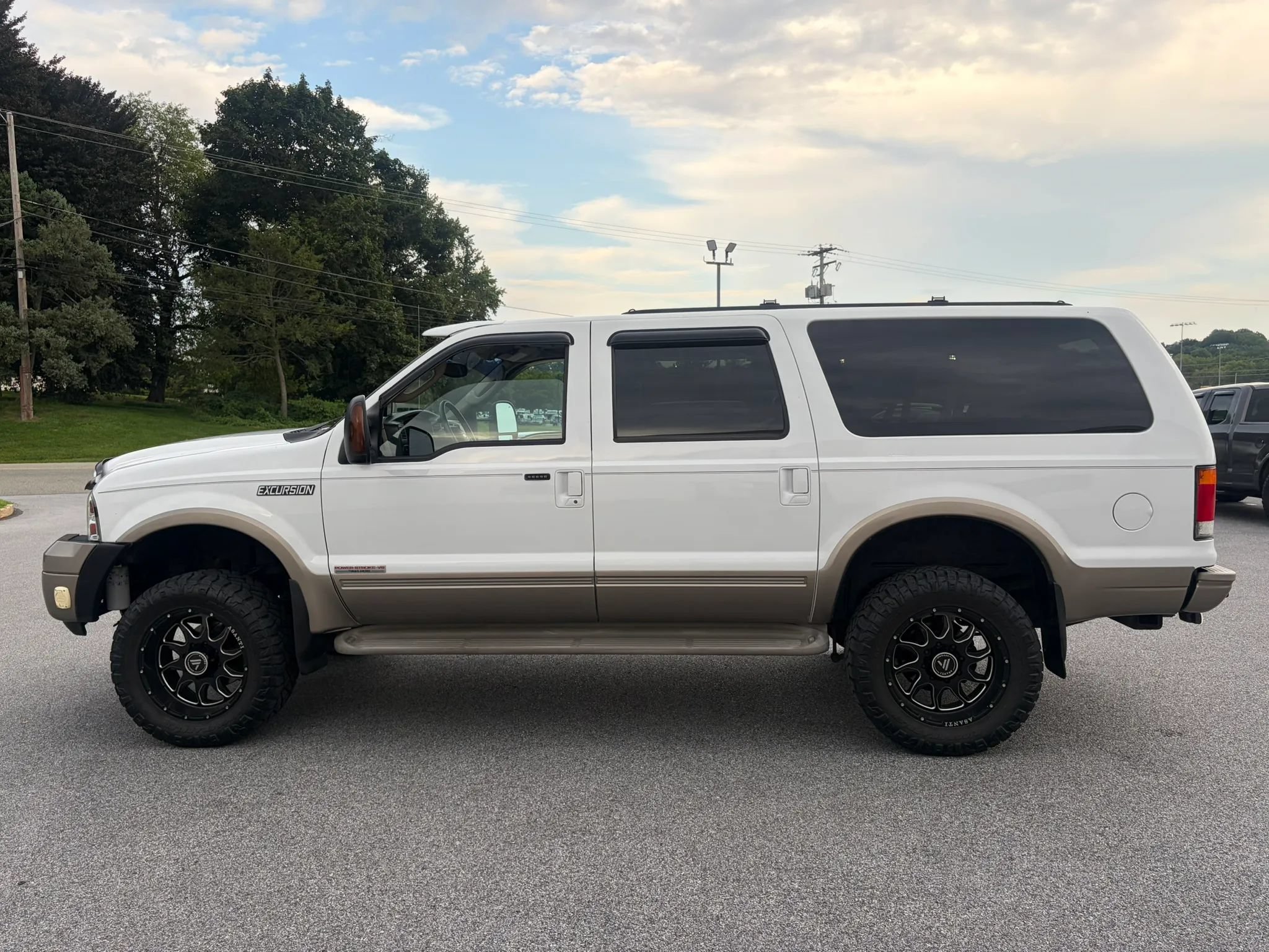 Used 2005 Ford Excursion Eddie Bauer AWD/4WD image 9