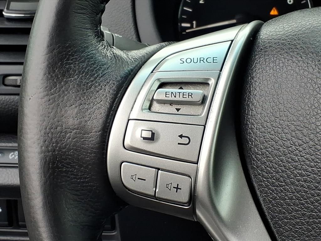 Used 2017 Nissan Altima 2.5 SV w/ Convenience Package image 12