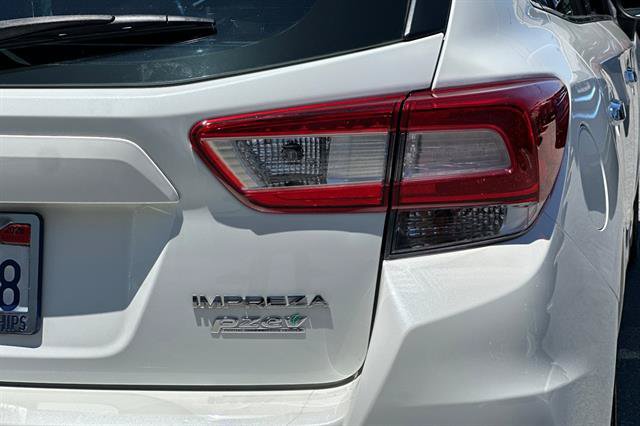 Used 2017 Subaru Impreza 2.0i Limited w/ Moonroof/BSD & Rcta/Eyesight AWD/4WD image 31