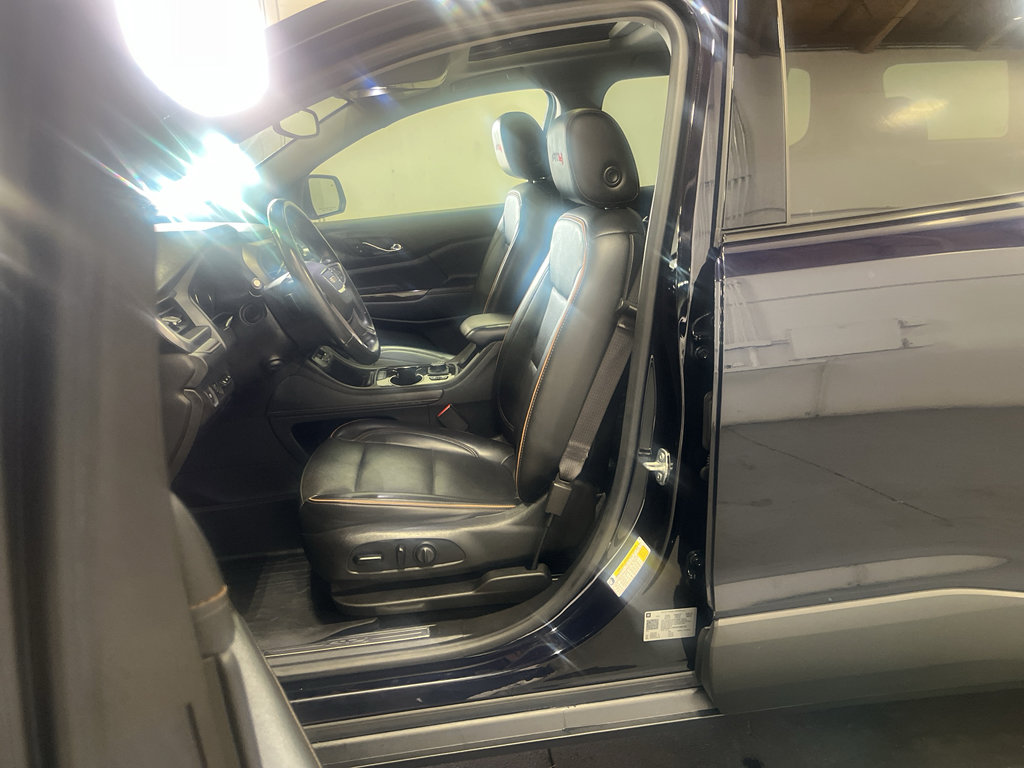 Used 2021 GMC Acadia AT4 w/ Technology Package AWD/4WD image 24