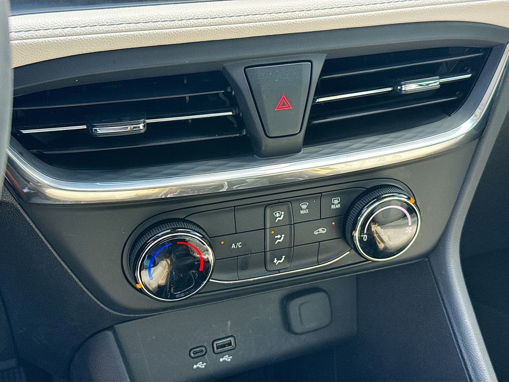 Used 2025 Buick Encore GX Preferred image 17
