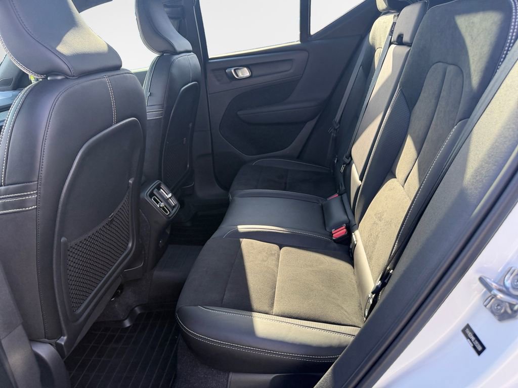 Used 2020 Volvo XC40 T5 R-Design w/ Protection Package Premier AWD/4WD image 24