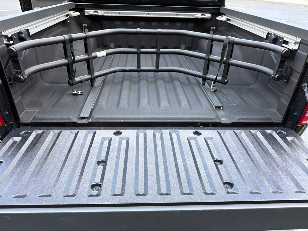 Used 2021 Nissan Frontier SV w/ Midnight Edition Floor Mats AWD/4WD image 13