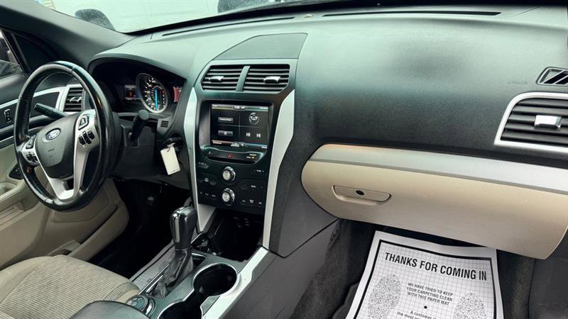 Used 2015 Ford Explorer XLT w/ Equipment Group 201B image 33
