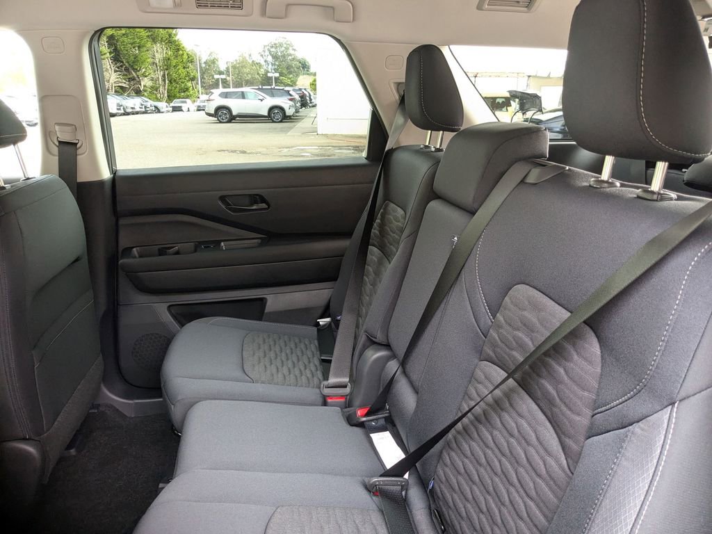 New 2025 Nissan Pathfinder SV image 24