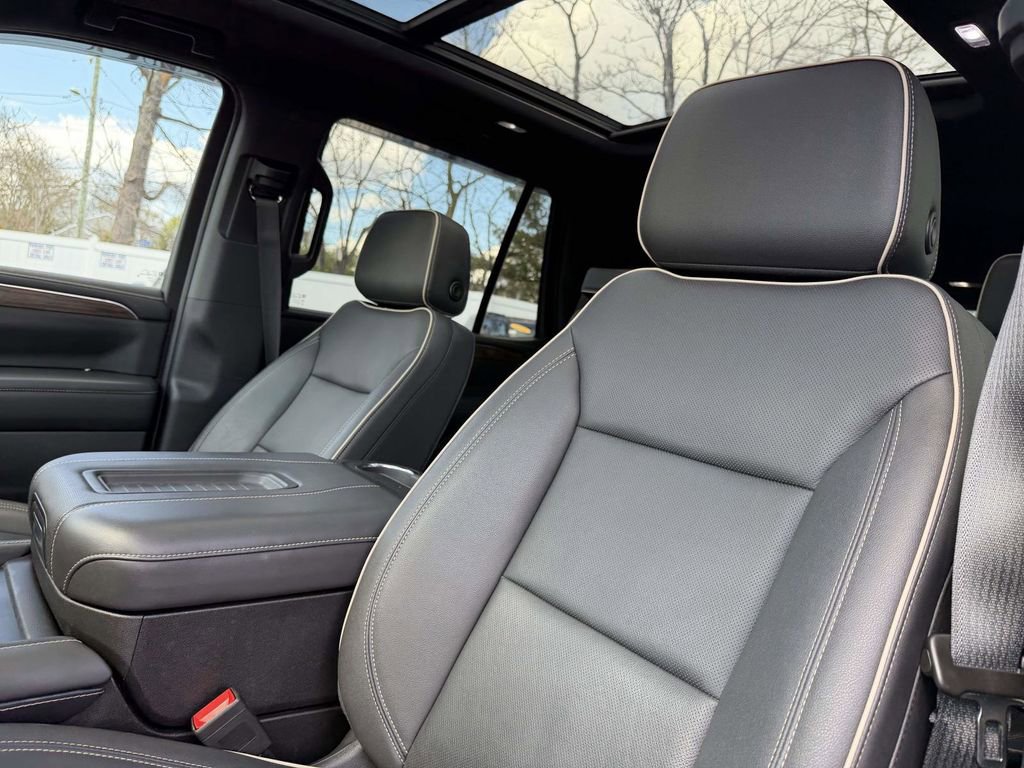 Used 2023 Chevrolet Tahoe Premier AWD/4WD image 17