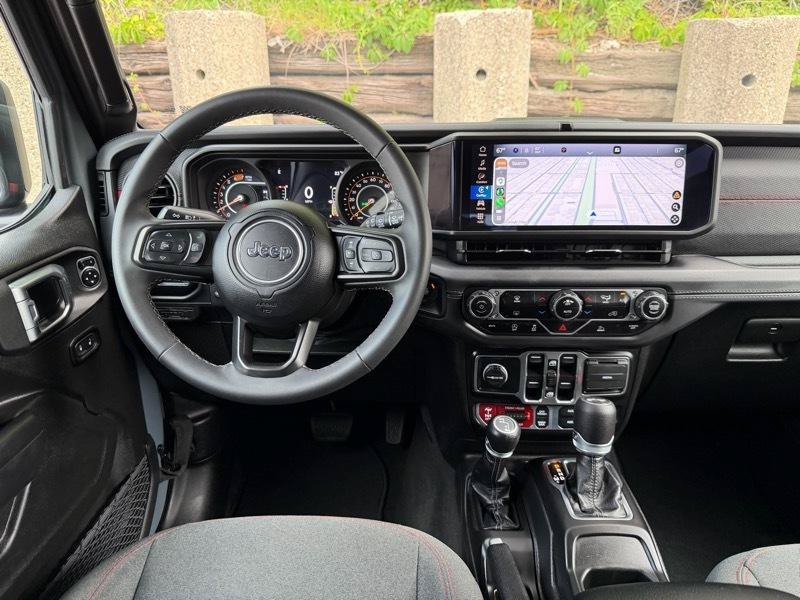 Used 2025 Jeep Wrangler Unlimited Rubicon AWD/4WD image 11