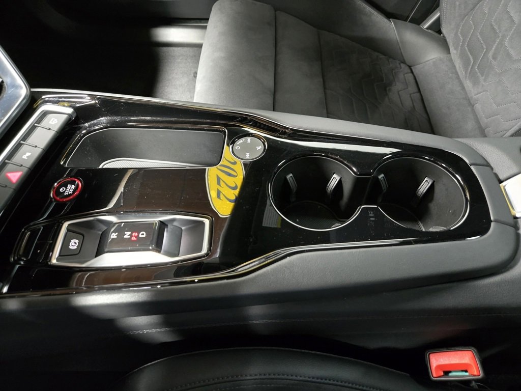 Used 2022 Audi e-tron GT Premium Plus image 28