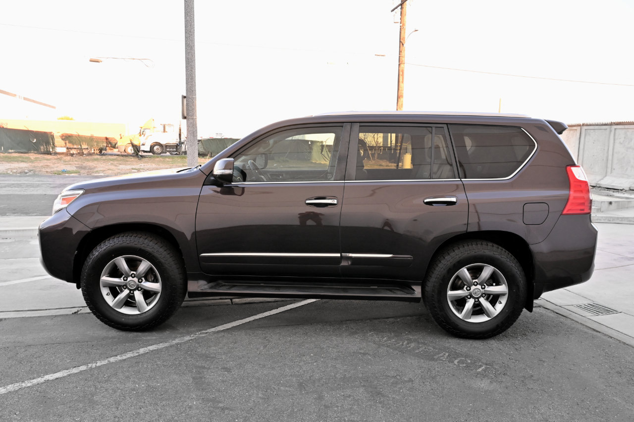 Used 2012 Lexus GX 460 Premium AWD/4WD image 3