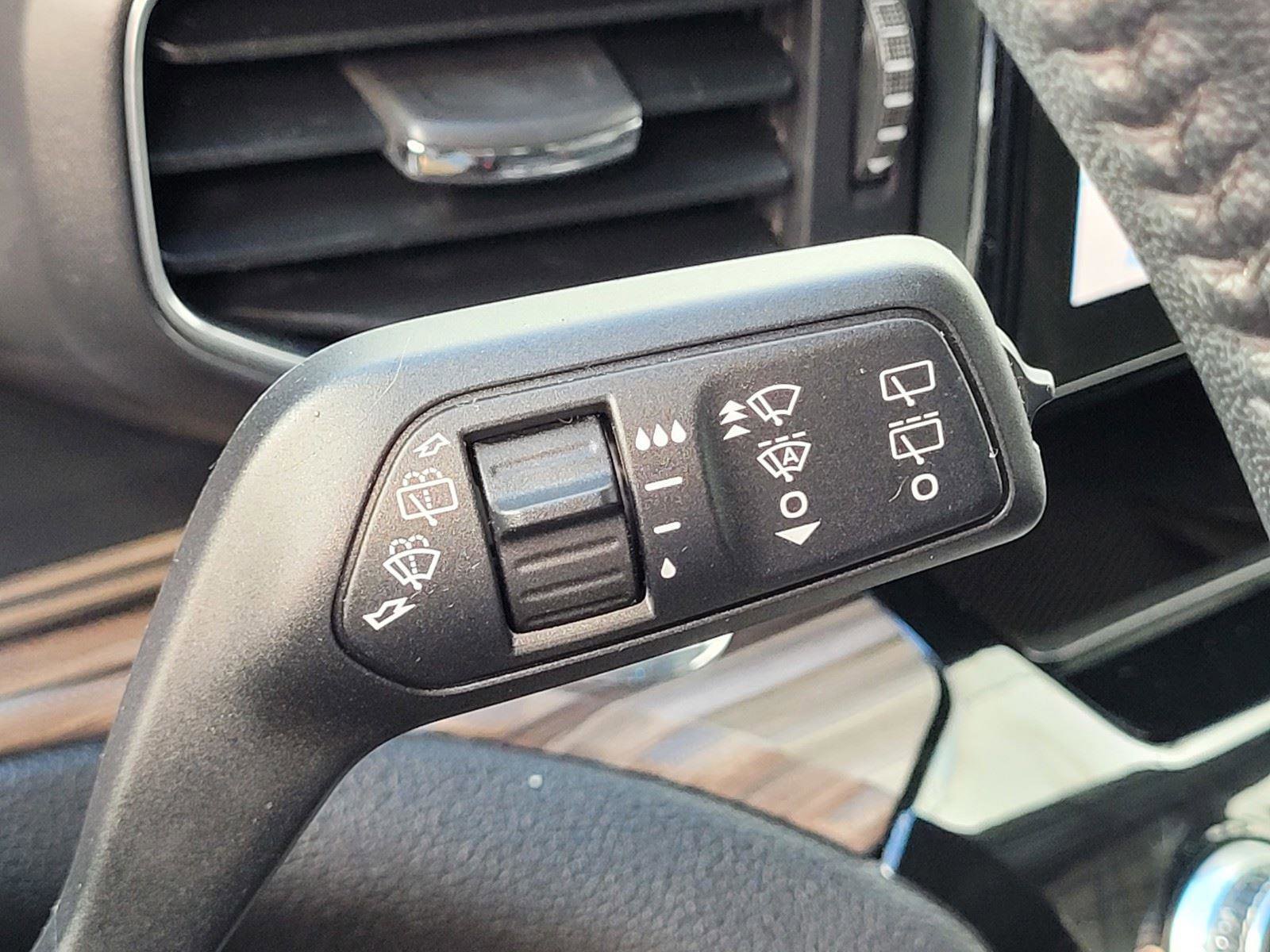 Used 2023 Ford Explorer Limited w/ Equipment Group 301A image 33