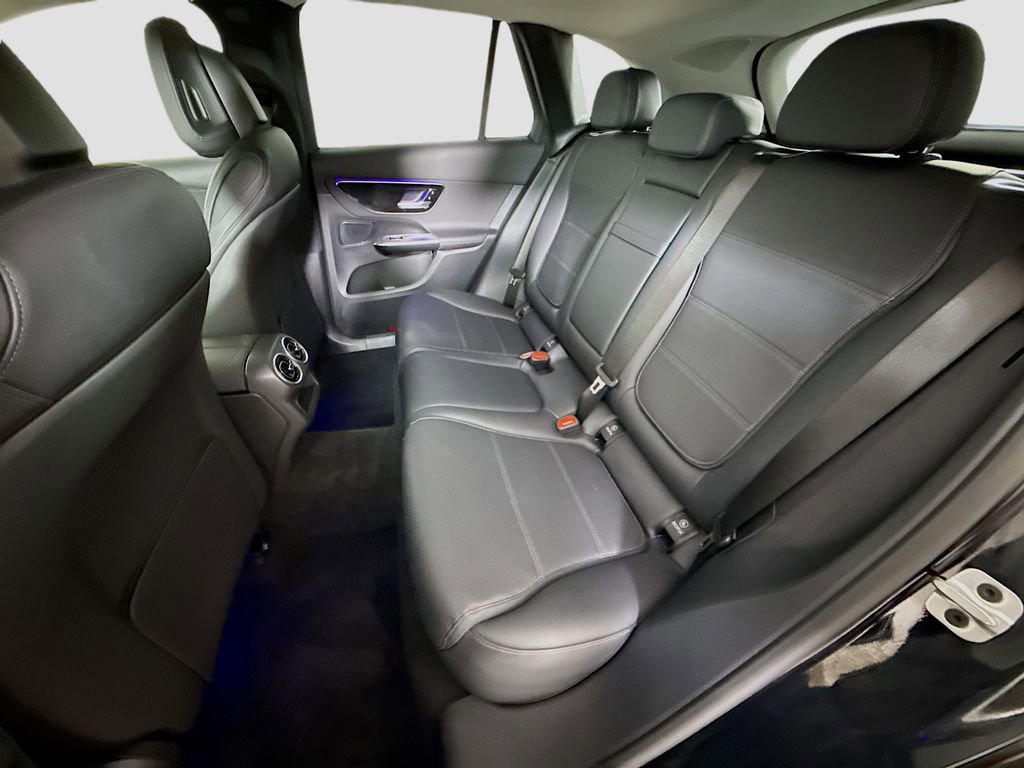 Used 2025 Mercedes-Benz GLC 350e 4MATIC image 24