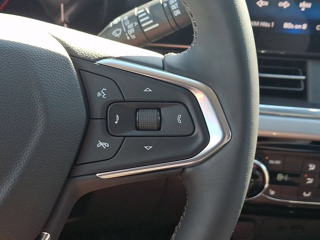 Used 2024 Chevrolet Trax LT w/ Driver Confidence Package FWD image 27