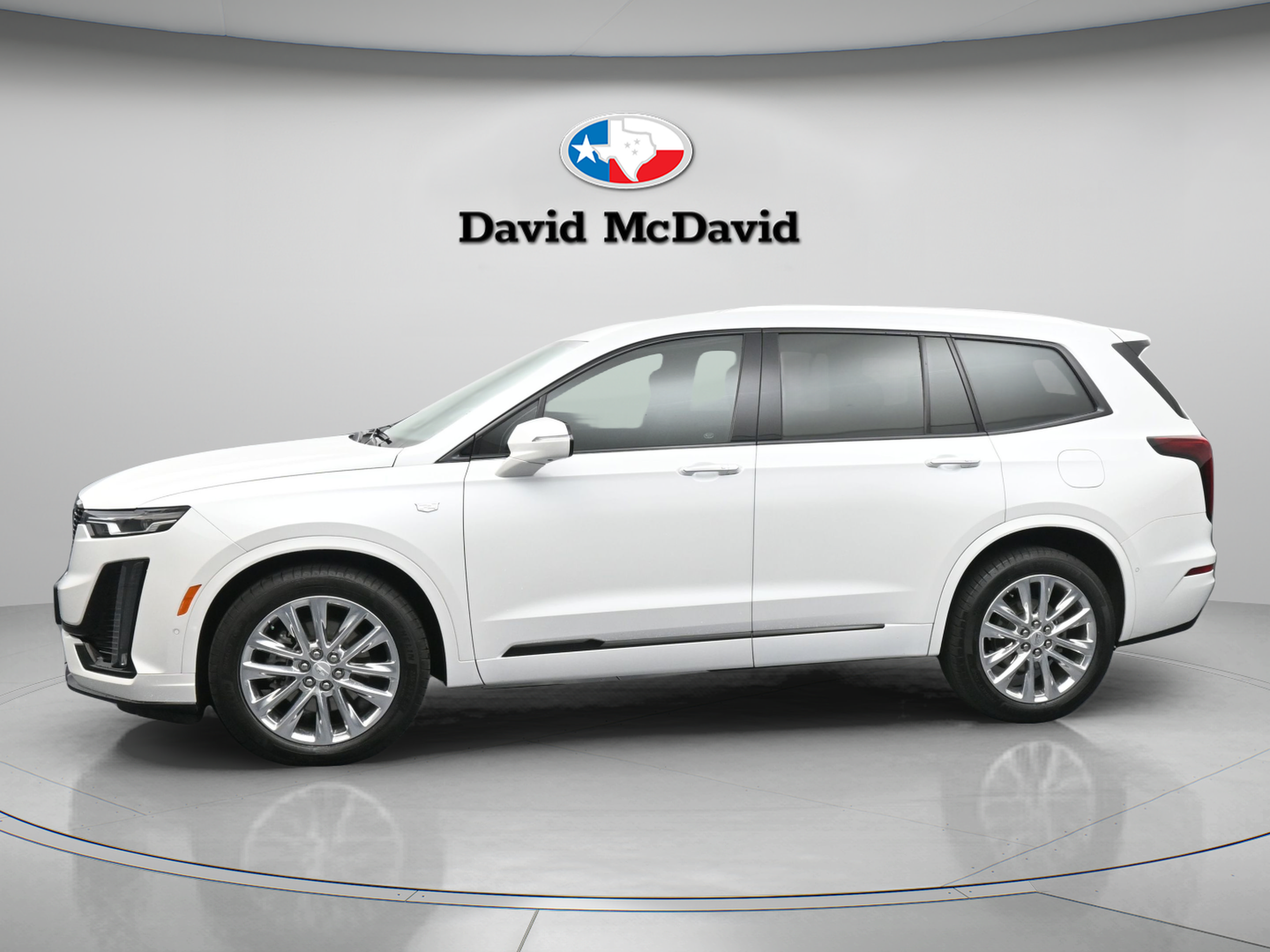 Used 2023 Cadillac XT6 Premium Luxury w/ Technology Package FWD image 5