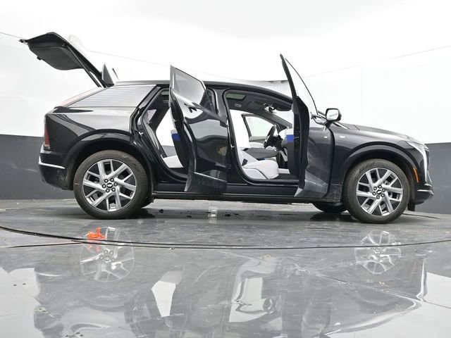 New 2025 Cadillac Optiq Luxury 1 w/ LPO, Floor Liner Package image 70