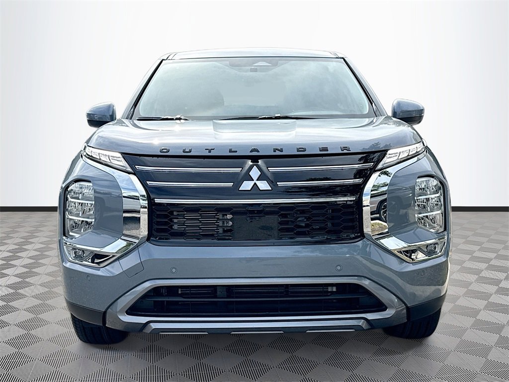 New 2026 Mitsubishi Outlander SE image 2