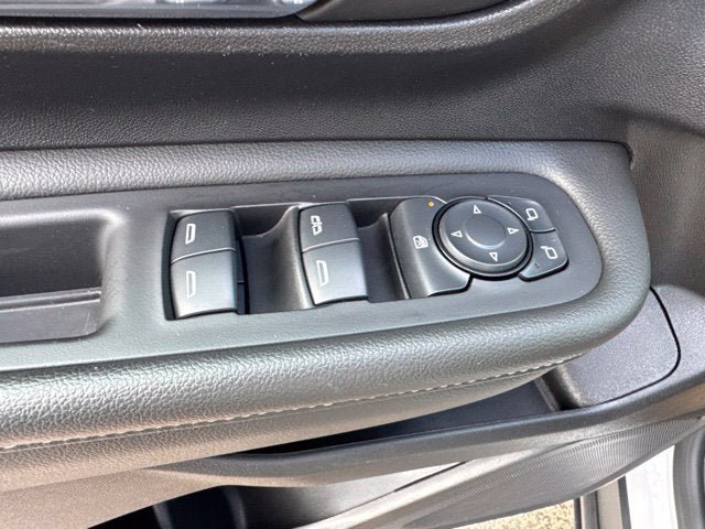 Used 2024 GMC Terrain SLE FWD image 9