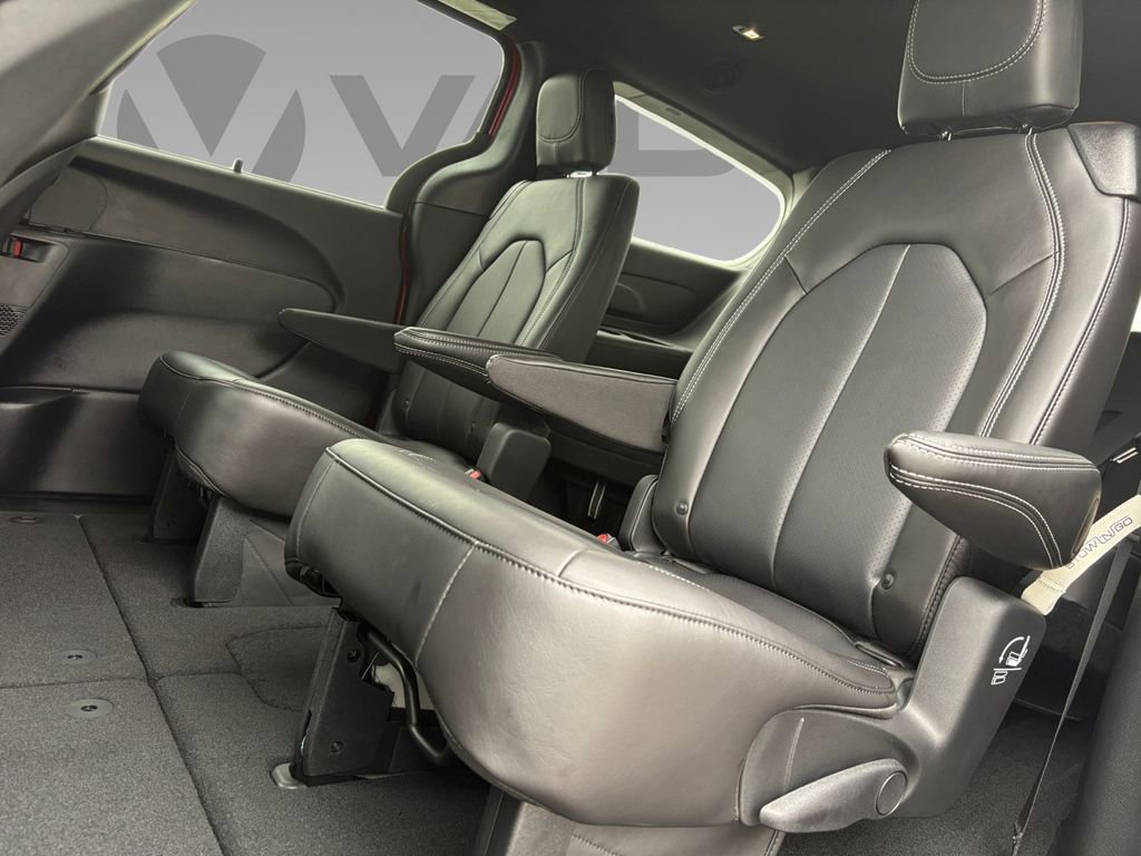 New 2026 Chrysler Pacifica Select image 5