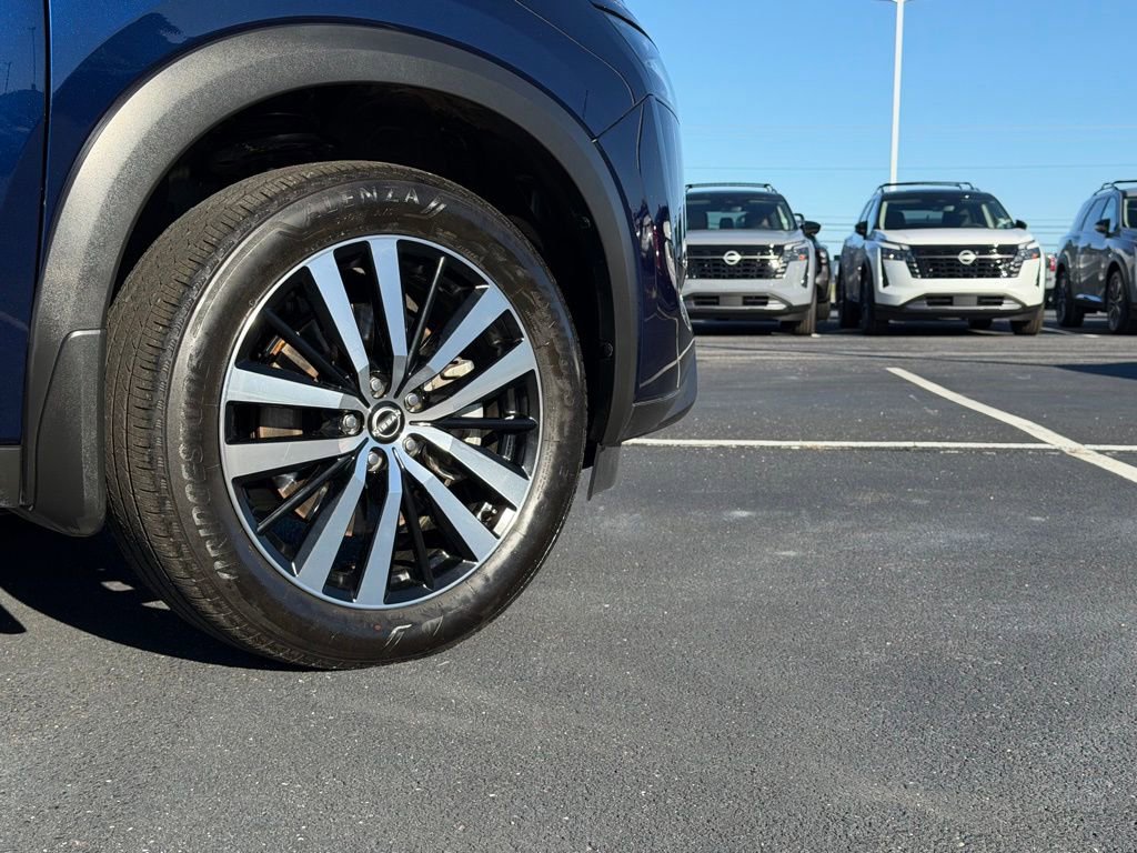 Used 2025 Nissan Pathfinder Platinum image 50