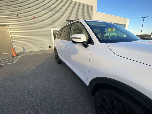 Used 2021 Kia Telluride SX w/ SX Prestige Package image 12