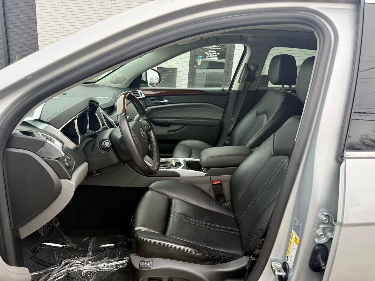 Used 2011 Cadillac SRX Luxury AWD/4WD image 16