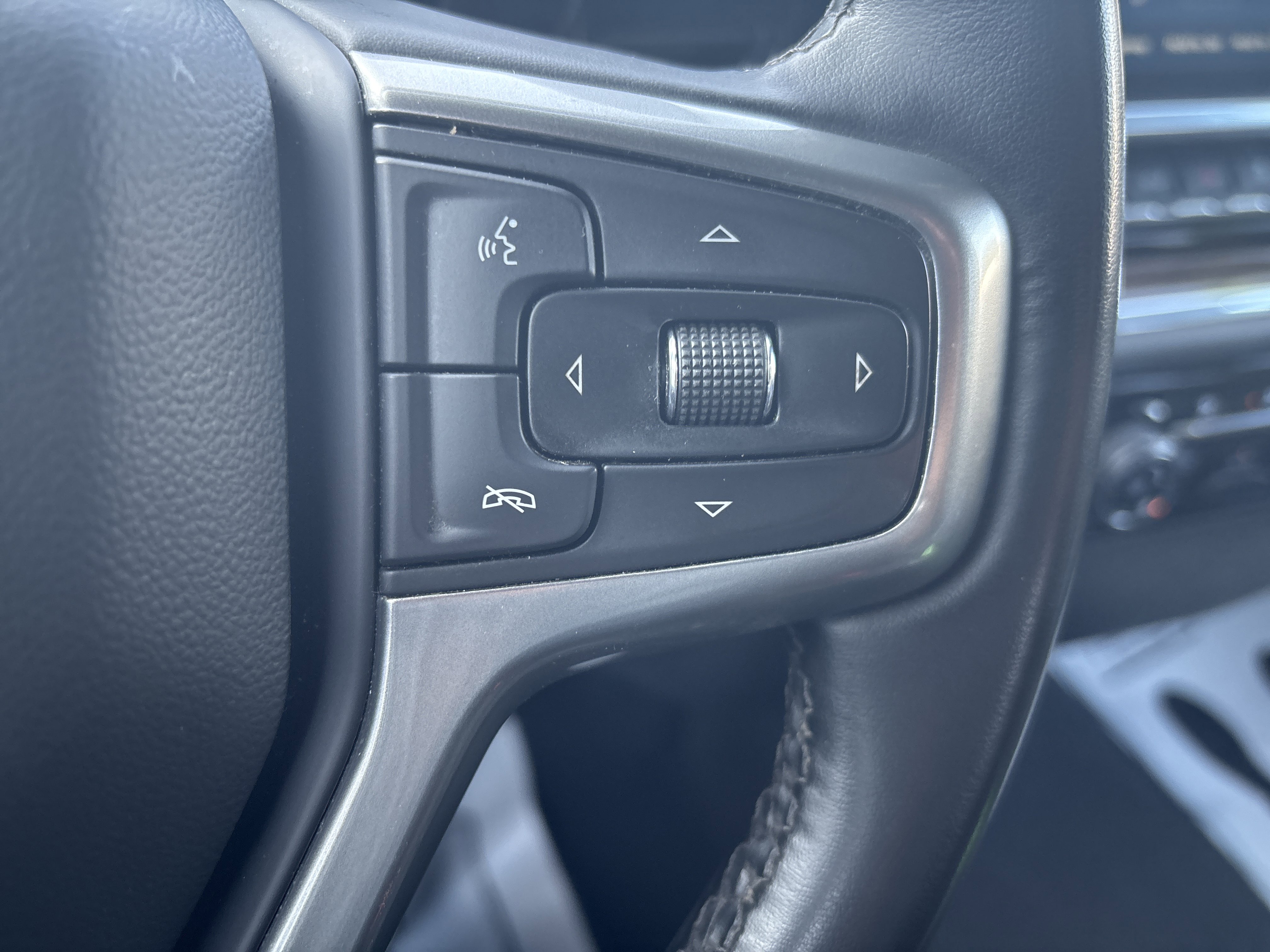 Used 2024 Chevrolet Silverado 2500 LT image 20