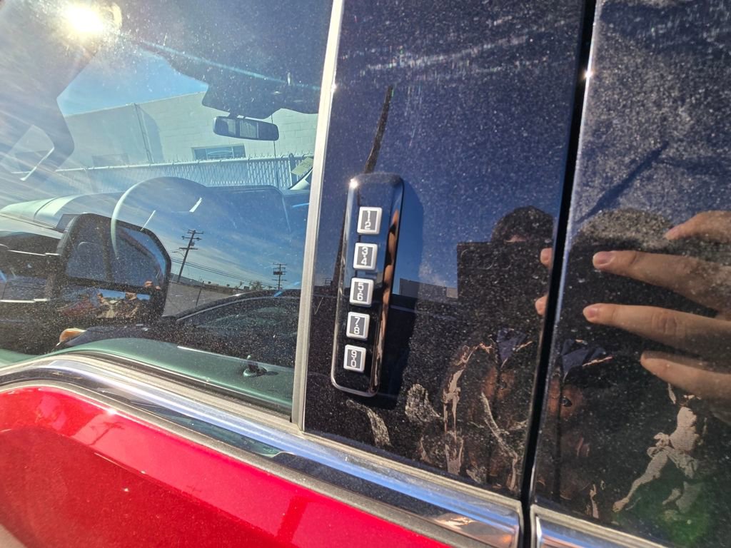Used 2024 Ford F250 Platinum image 17