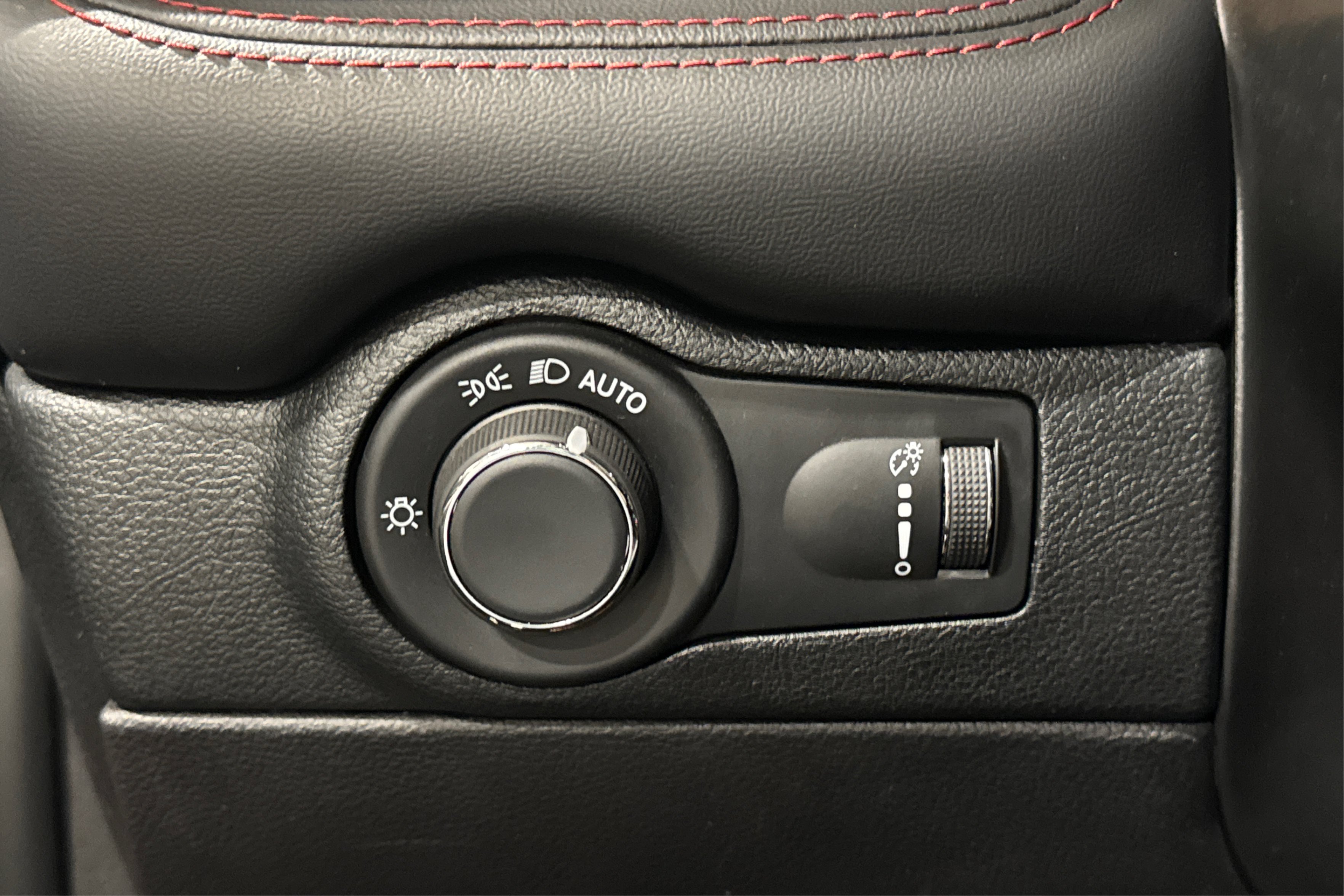 Used 2025 Dodge Durango R/T AWD/4WD image 22