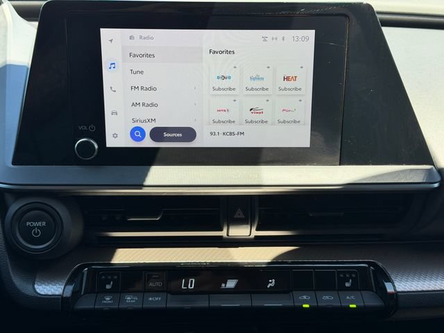 Used 2023 Toyota Prius XLE FWD image 14
