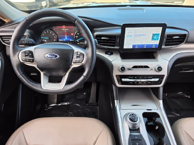 Used 2024 Ford Explorer XLT w/ Equipment Group 202A AWD/4WD image 12