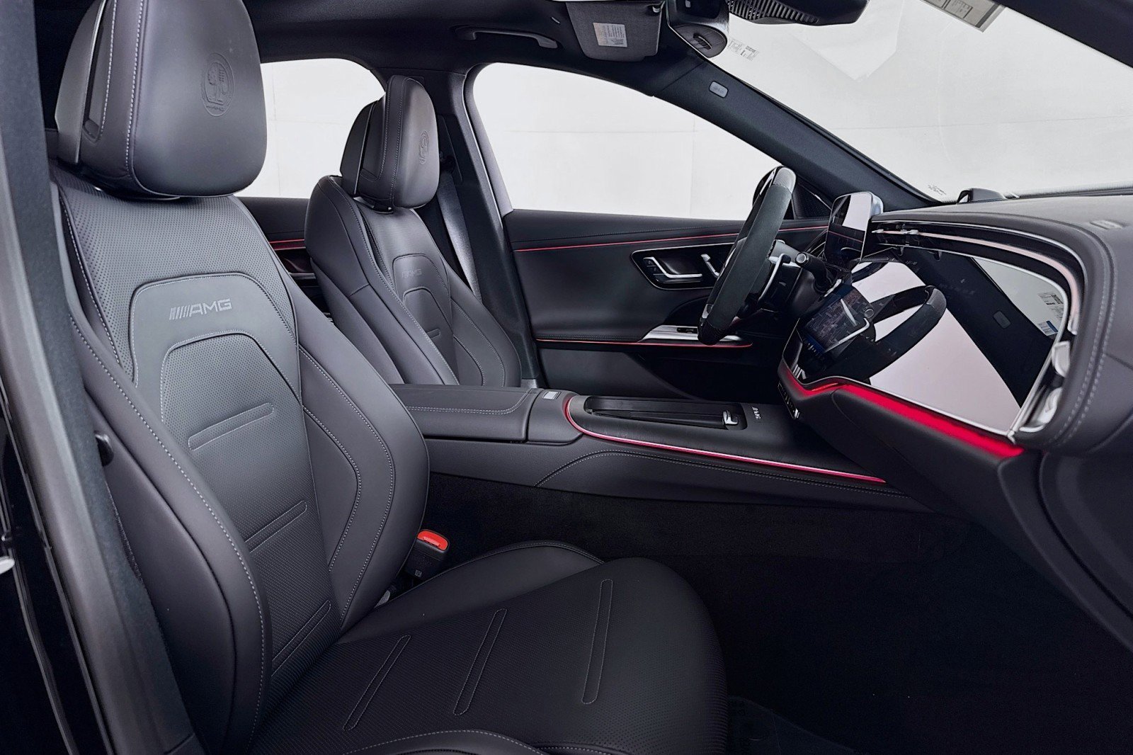 New 2026 Mercedes-Benz E 53 AMG e 4MATIC Sedan image 6