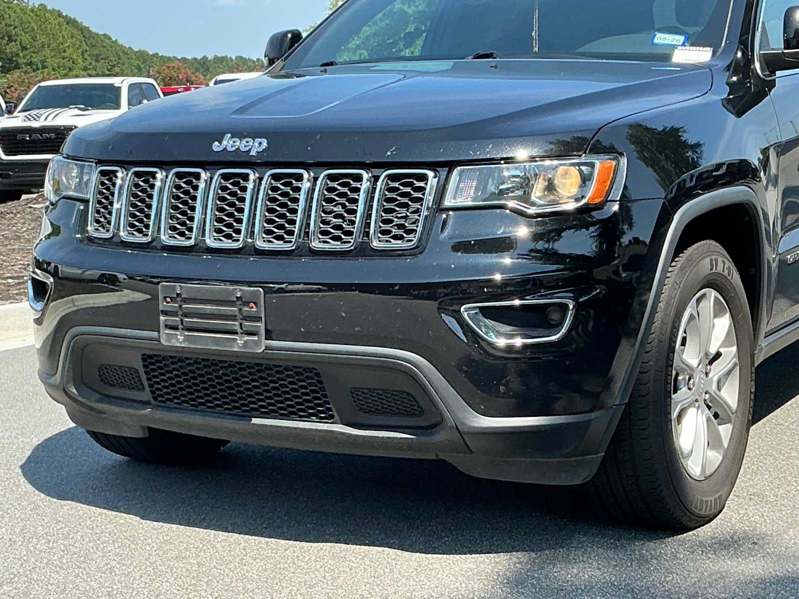 Used 2021 Jeep Grand Cherokee Laredo RWD image 10
