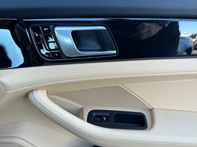 Used 2018 Porsche Panamera image 21