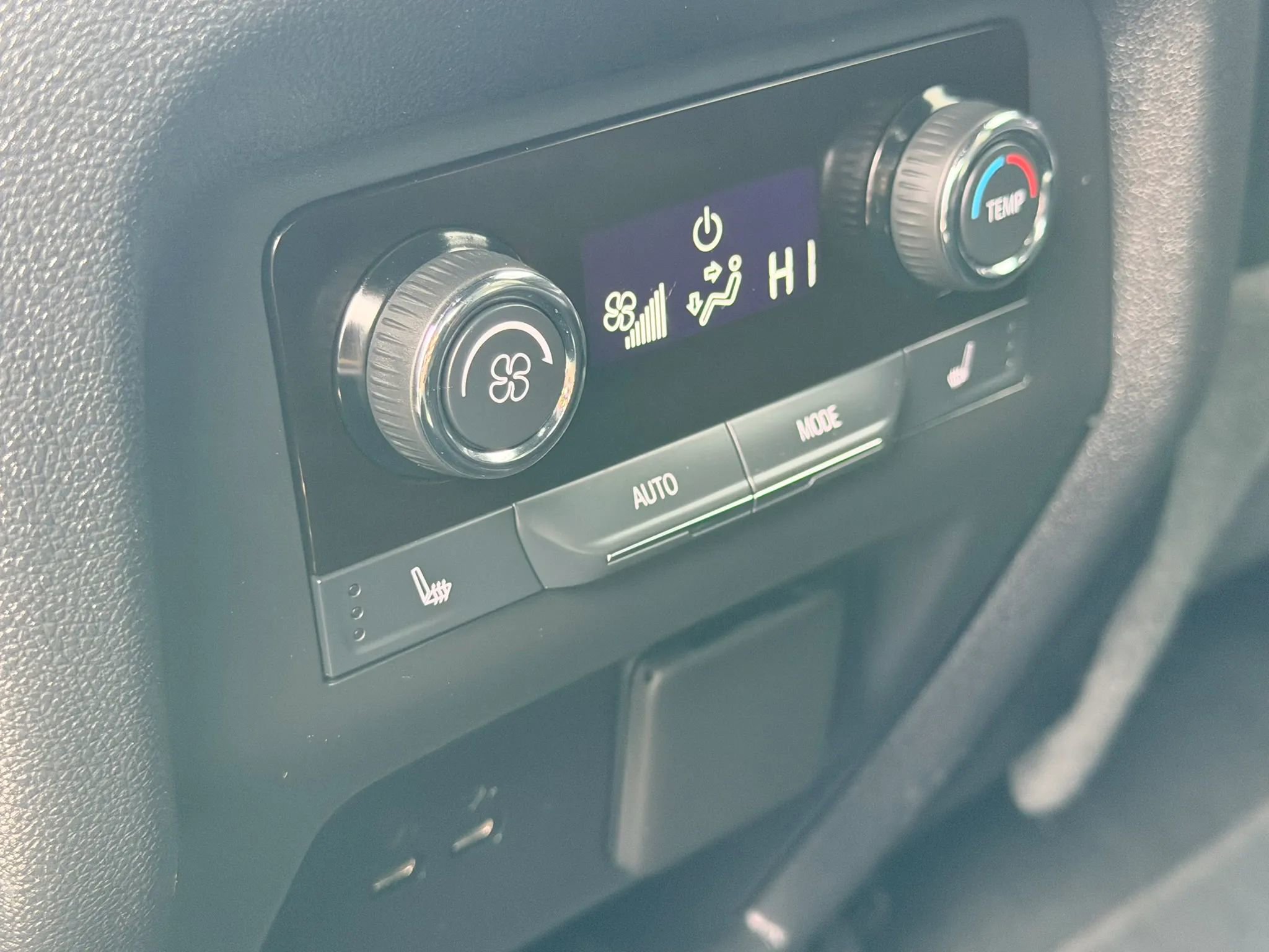 Used 2024 Chevrolet Traverse RS image 26