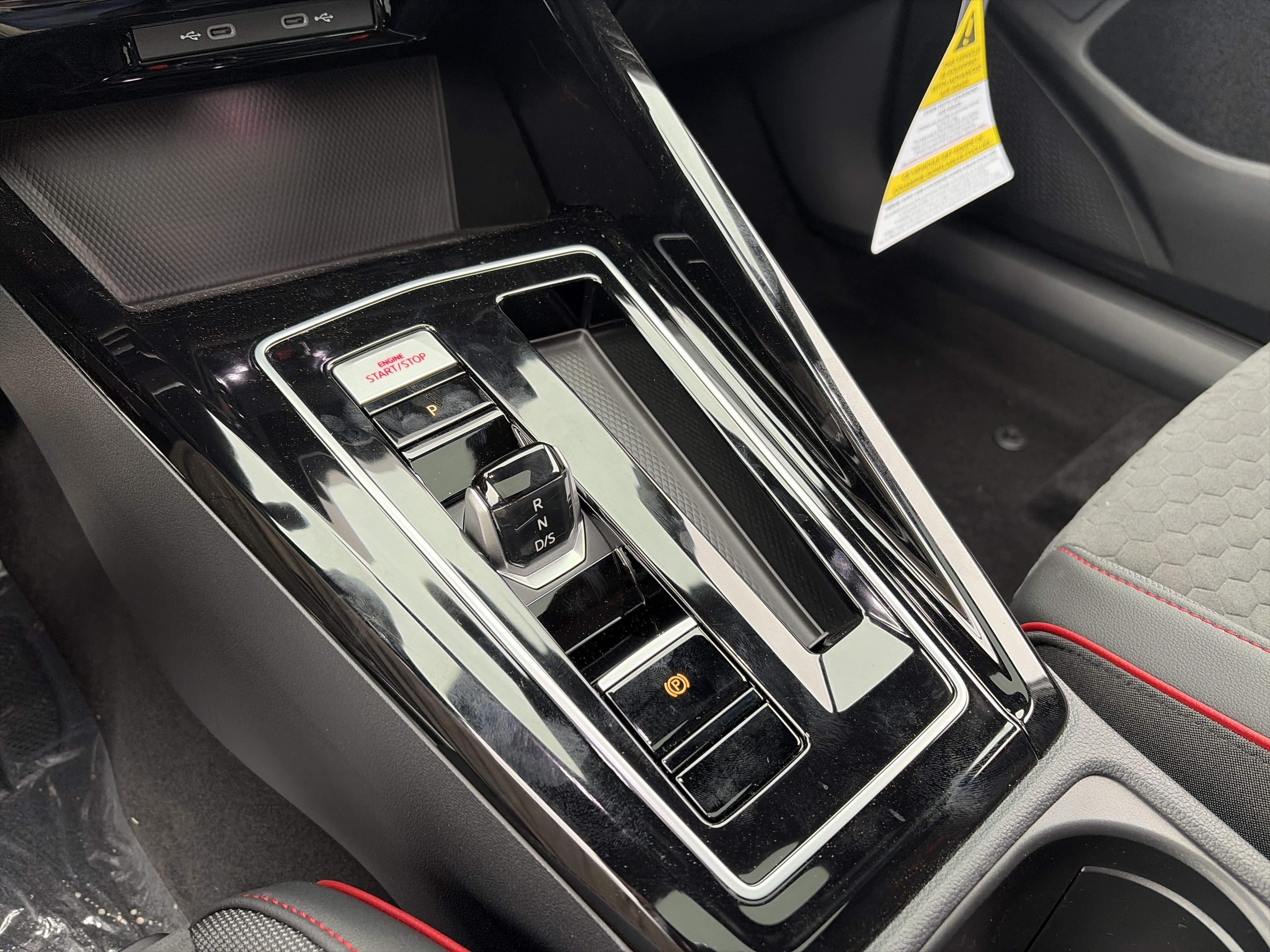 New 2026 Volkswagen GTI SE FWD image 32