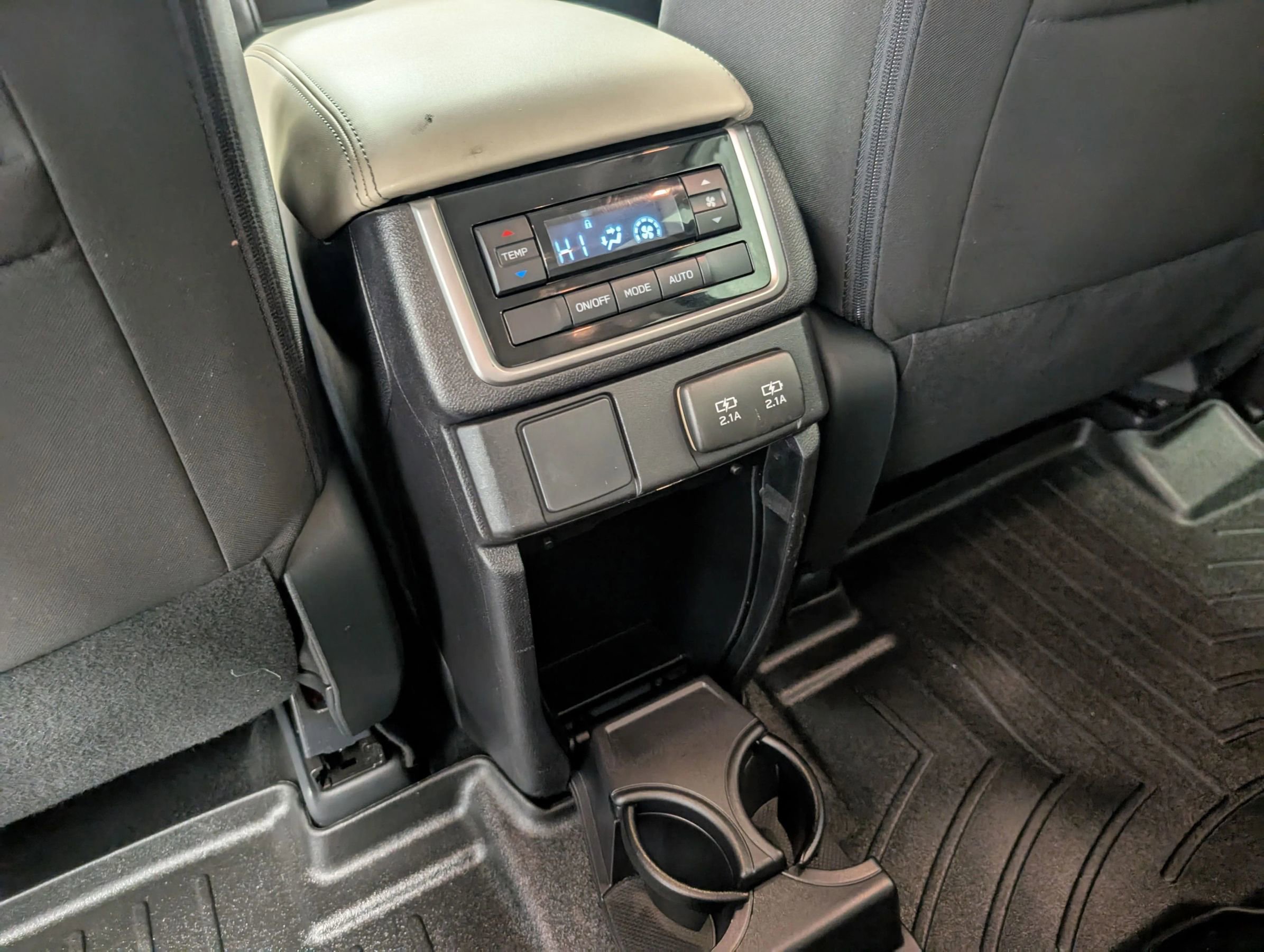 Used 2019 Subaru Ascent Premium image 28