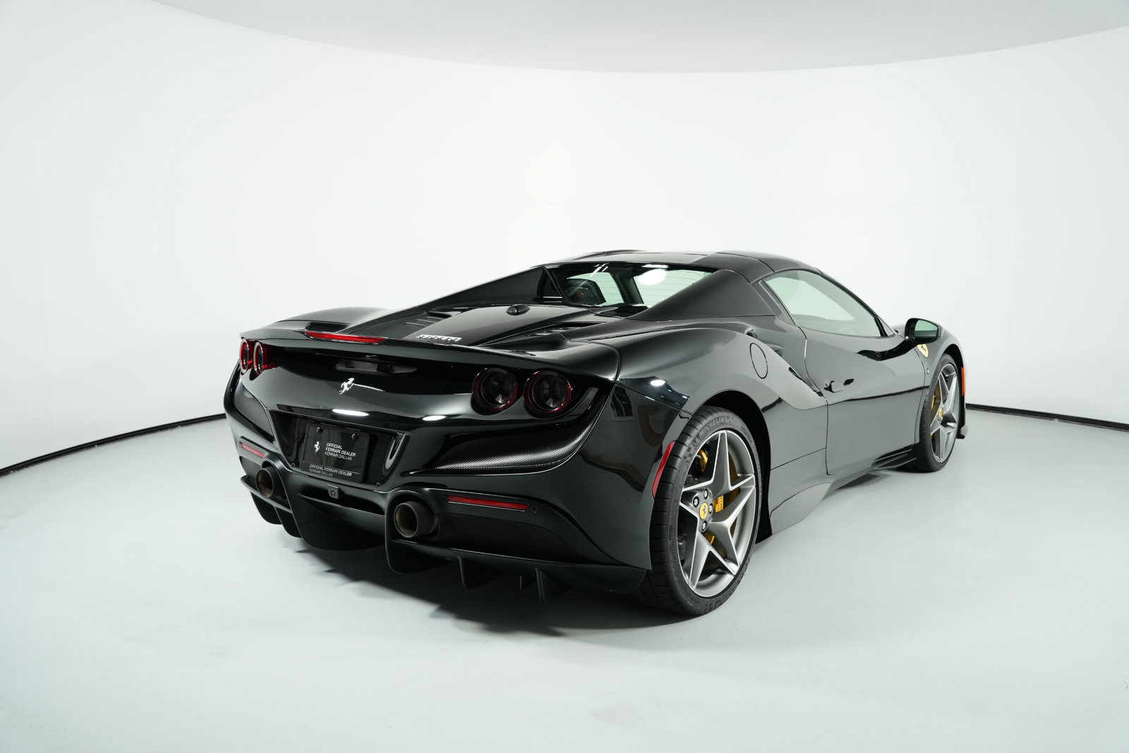 Used 2022 Ferrari F8 Spider RWD image 14