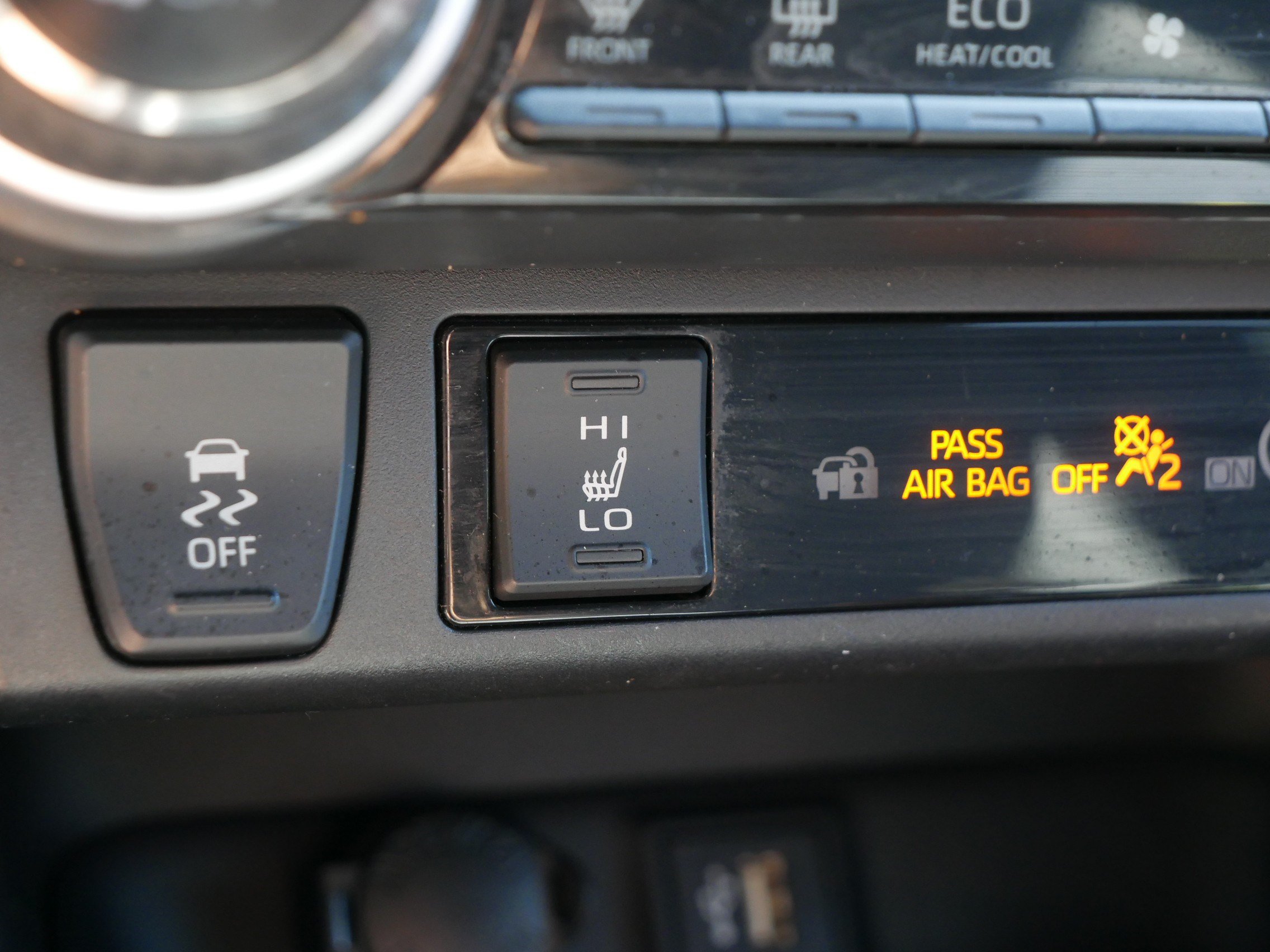Used 2023 Toyota RAV4 XSE AWD/4WD image 28