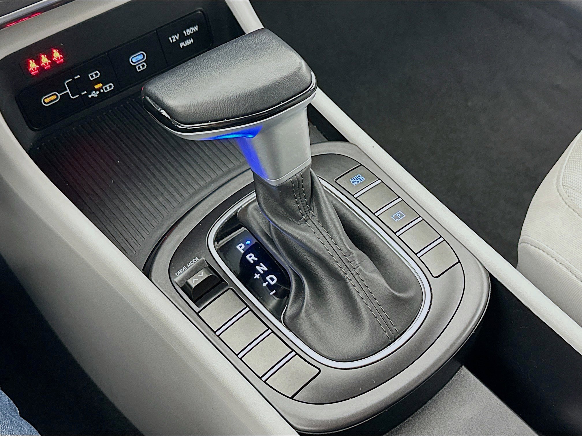 Used 2025 Hyundai Kona SEL image 24