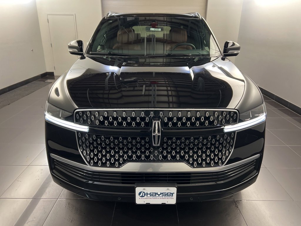New 2025 Lincoln Navigator L Reserve image 2