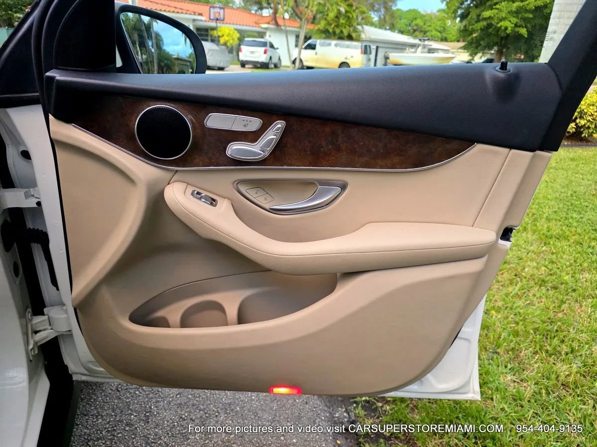 Used 2018 Mercedes-Benz GLC 300 w/ Premium Package image 45