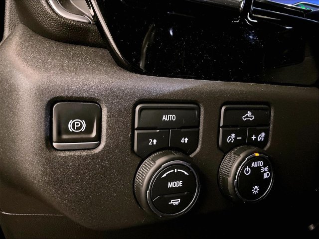 Used 2022 Chevrolet Silverado 1500 LT AWD/4WD image 31