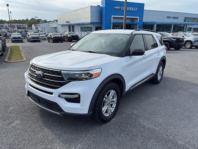 Used 2020 Ford Explorer XLT w/ Equipment Group 202A image 3