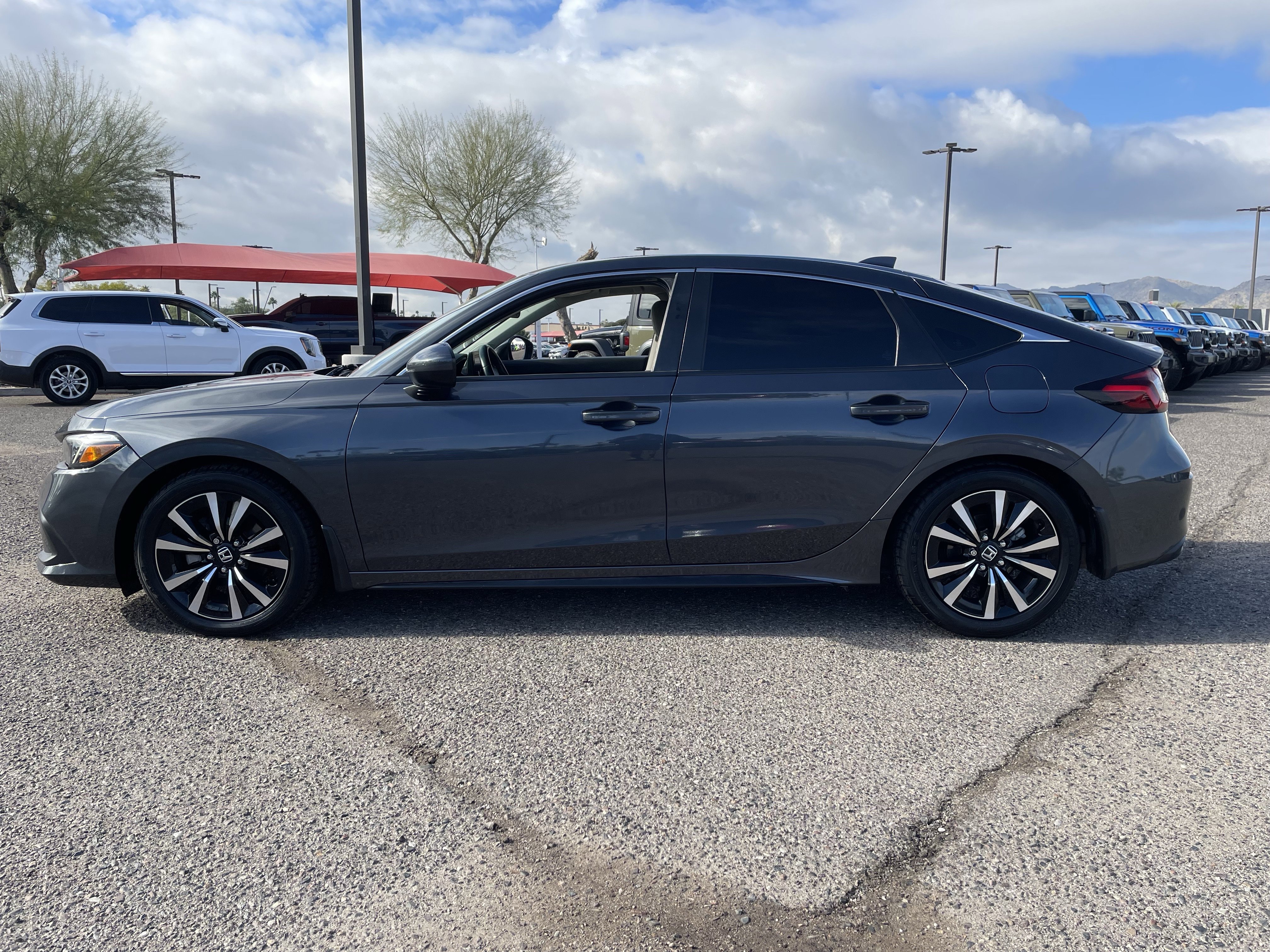 Used 2023 Honda Civic EX-L image 3