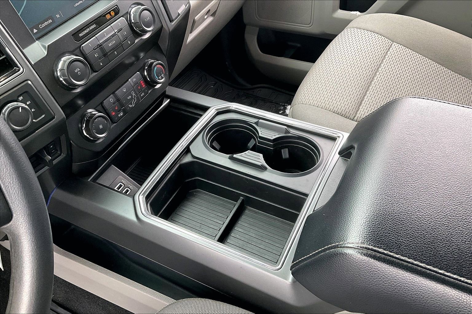 Used 2019 Ford F250 XLT w/ XLT Premium Package image 13