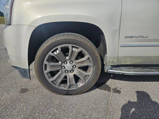 Used 2016 GMC Yukon XL Denali w/ Open Road Package RWD image 28