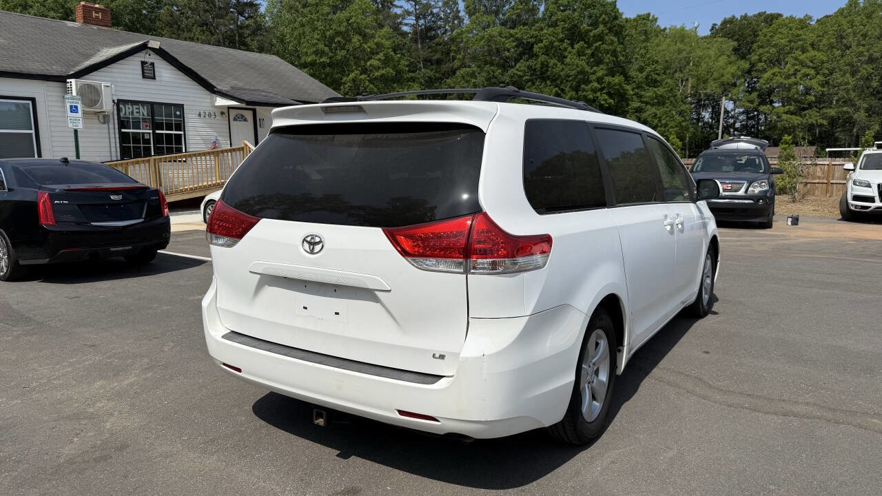 Used 2011 Toyota Sienna LE FWD image 8